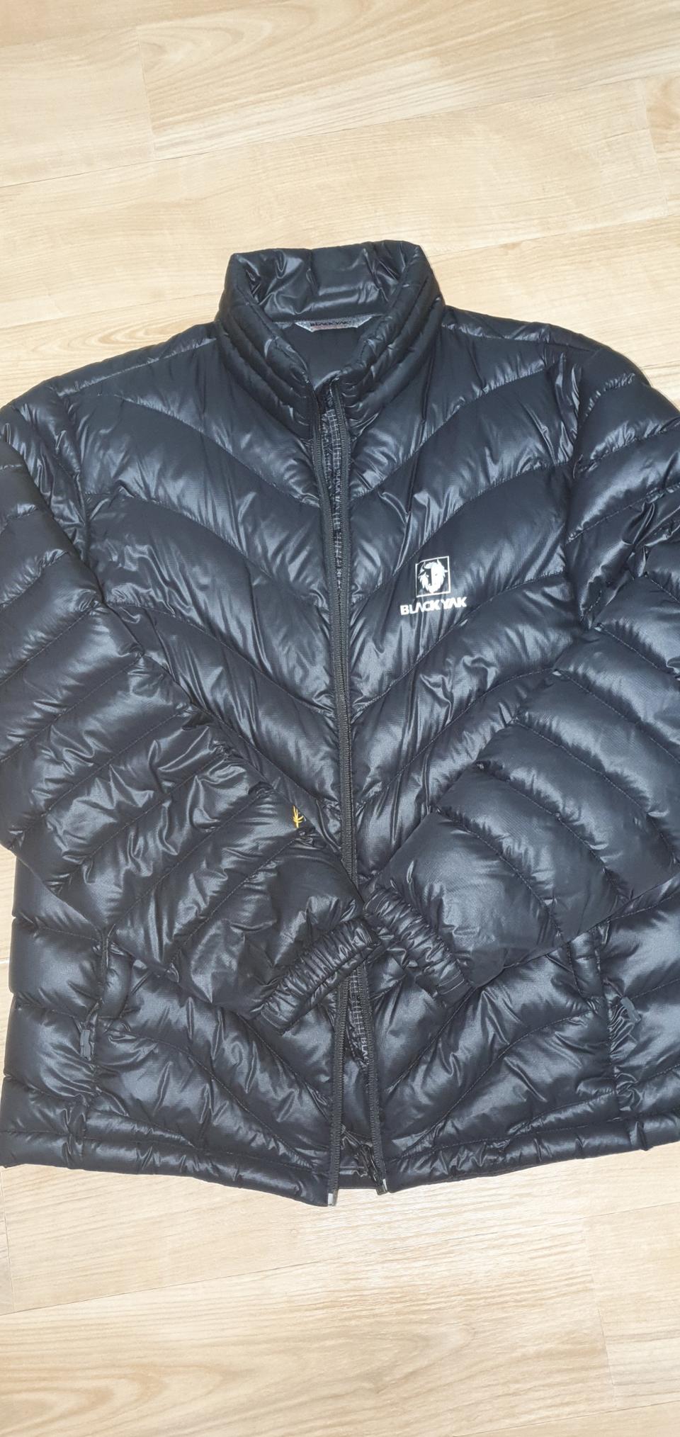 블랙야크 경량패딩