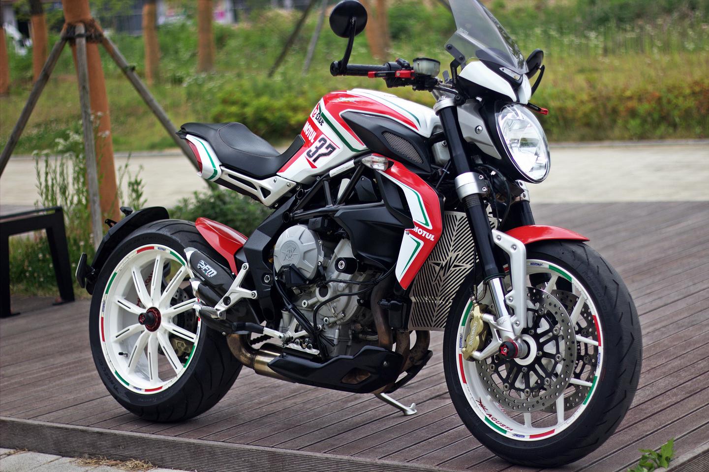 2014 아구스타 드랙스터800 판매합니다