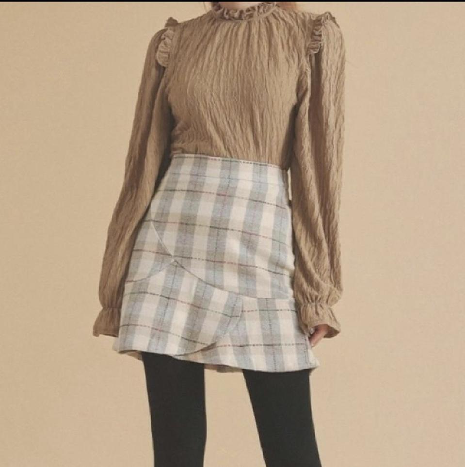 새상품) 프릴 포인트 블라우스