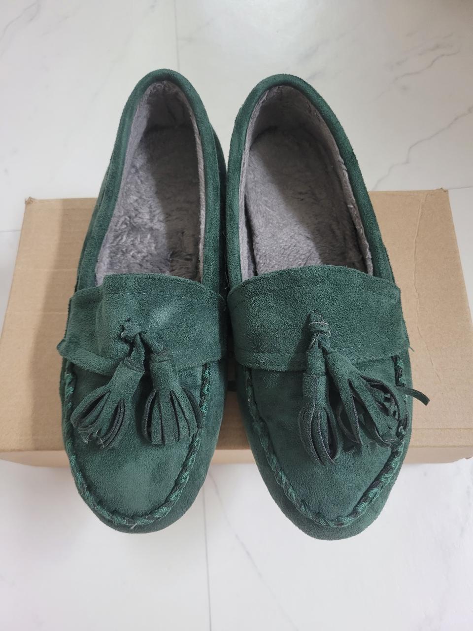 무료배송! 그린 로퍼 초록색 로퍼 신발 털신 230mm