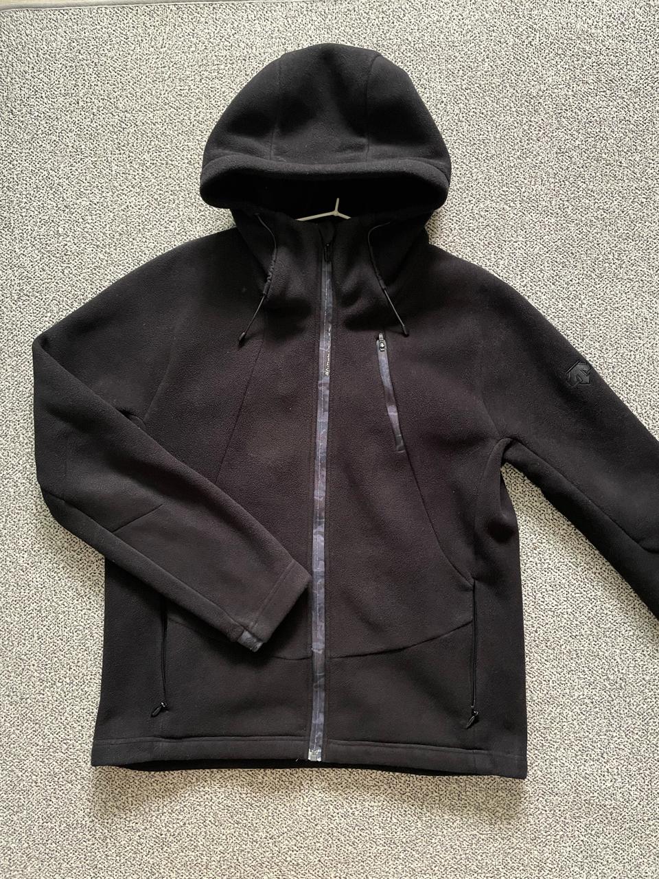 데상트 후리스 후드집업