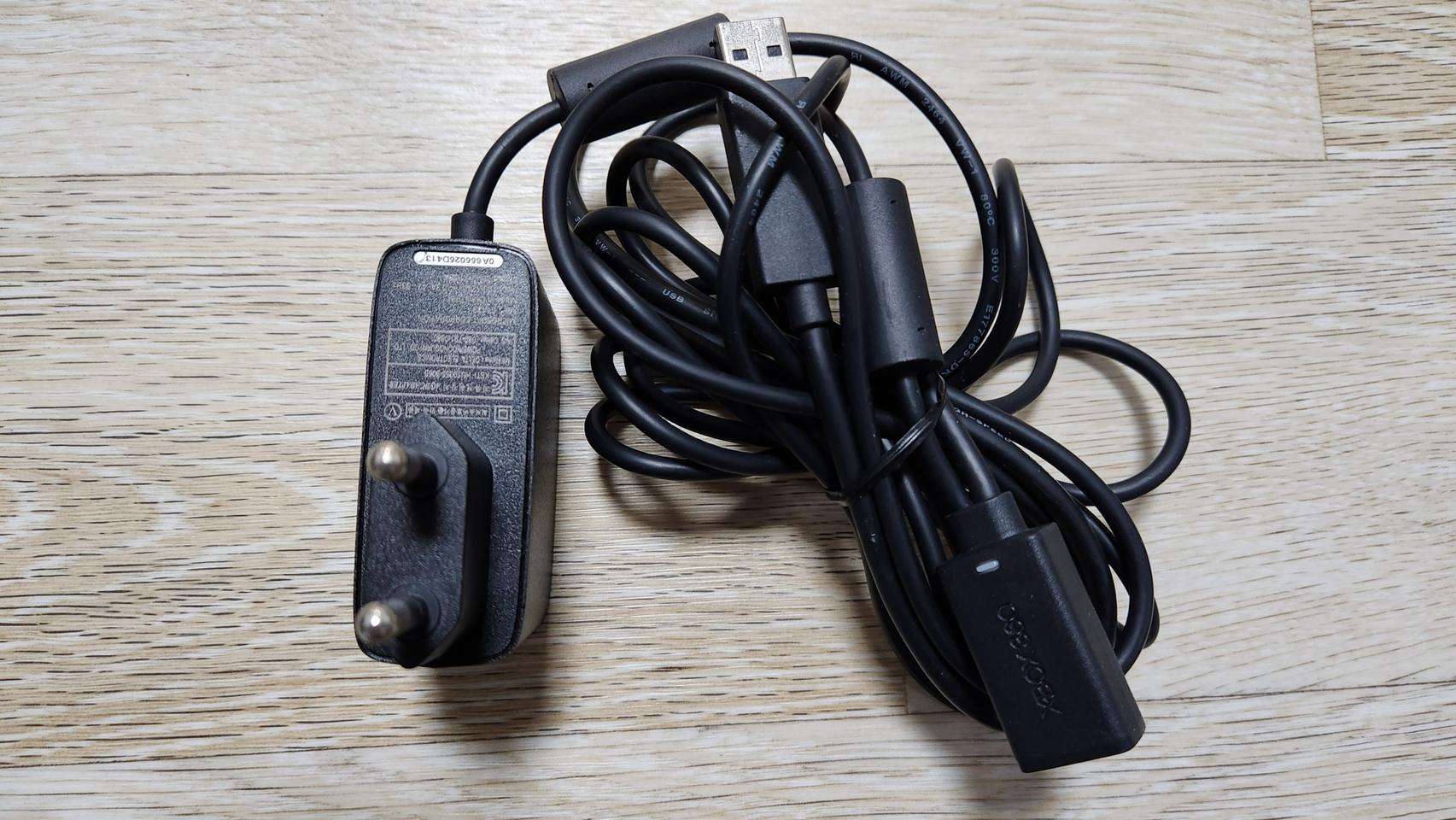 XBOX360 키넥트용 정품 전원어댑터 판매합니다. 