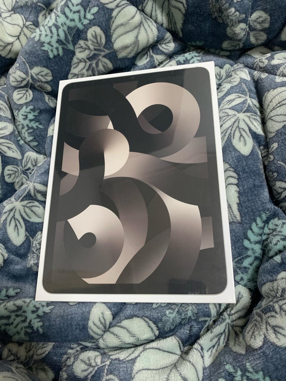 아이패드 에어5 스타라이트 wifi 64g 미개봉