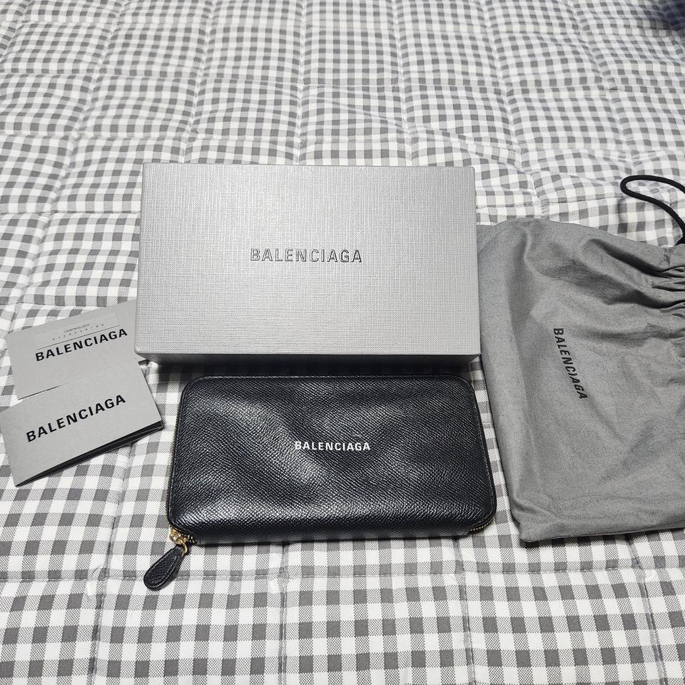 해외판 마지막 가격할인 발렌시아가 에브이데이 카드지갑(장지갑)