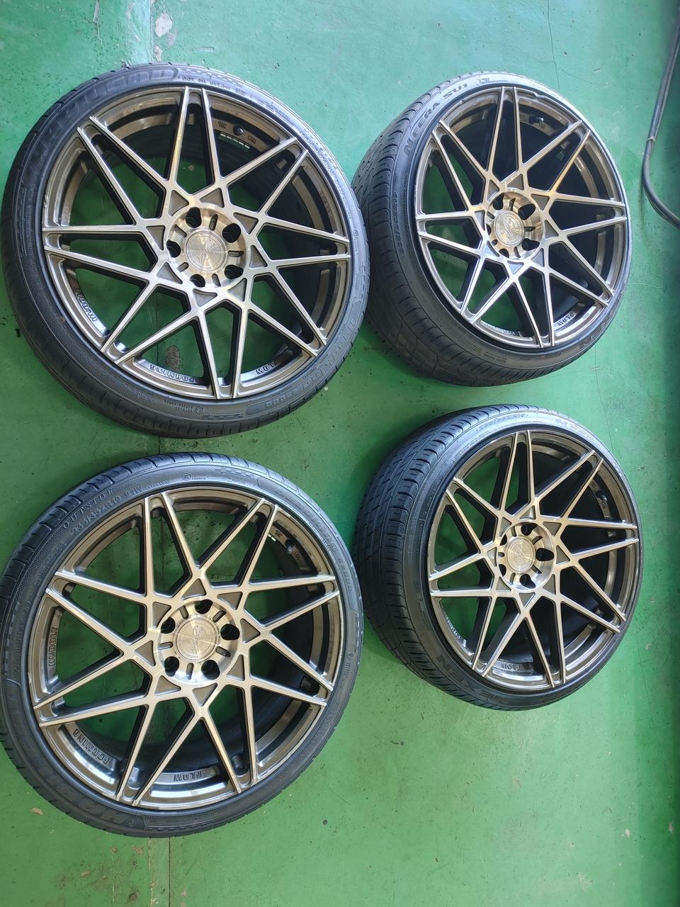 19인치 휠 타이어 팝니다