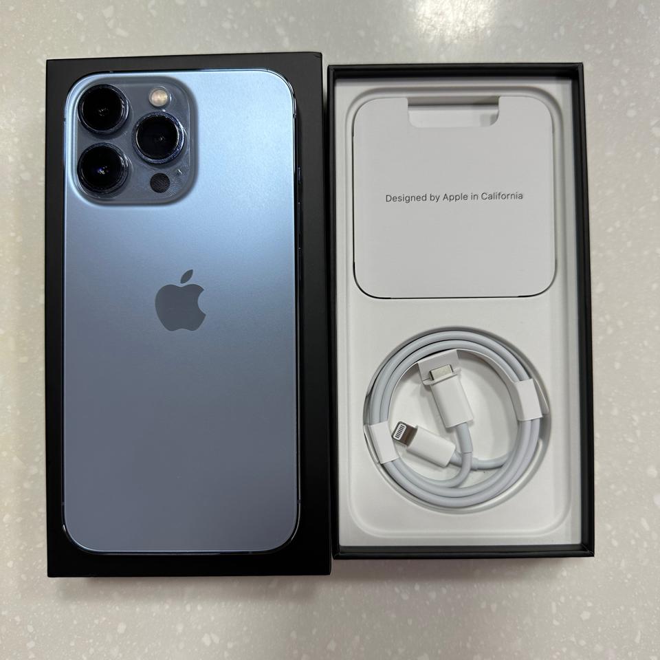 아이폰13프로 256GB 시에라블루 S급 자급제 급처합니다!