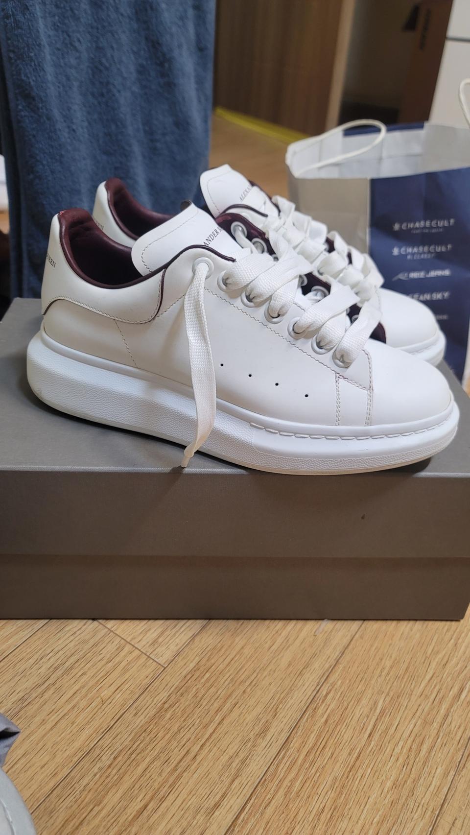 맥퀸 오버솔 260 번건디 풀박스. 팝니다