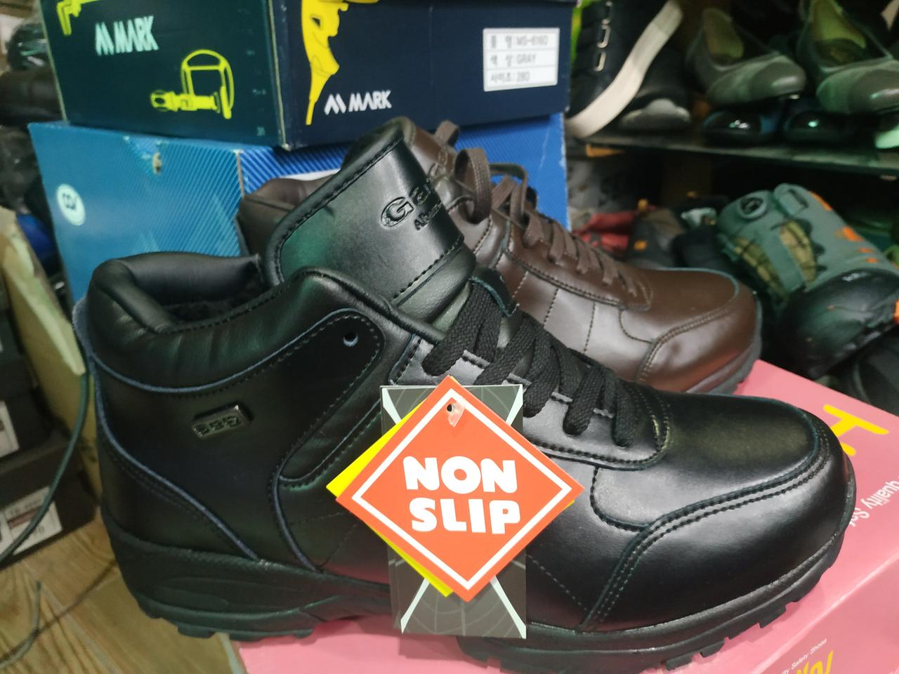 새제품ㅡ 소가죽 국산 최고급방한화