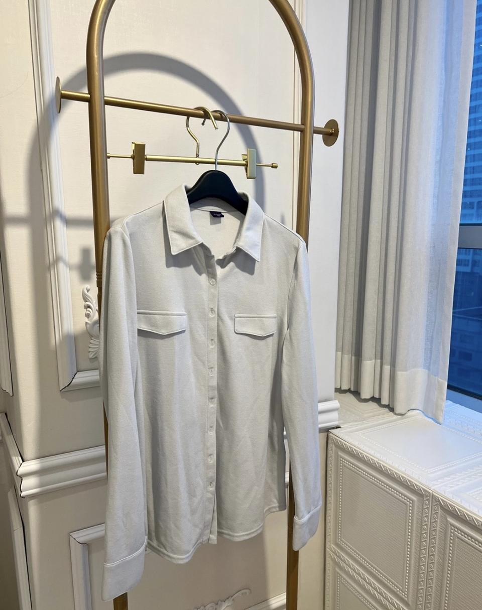 은은한 펄포인트 블라우스 55