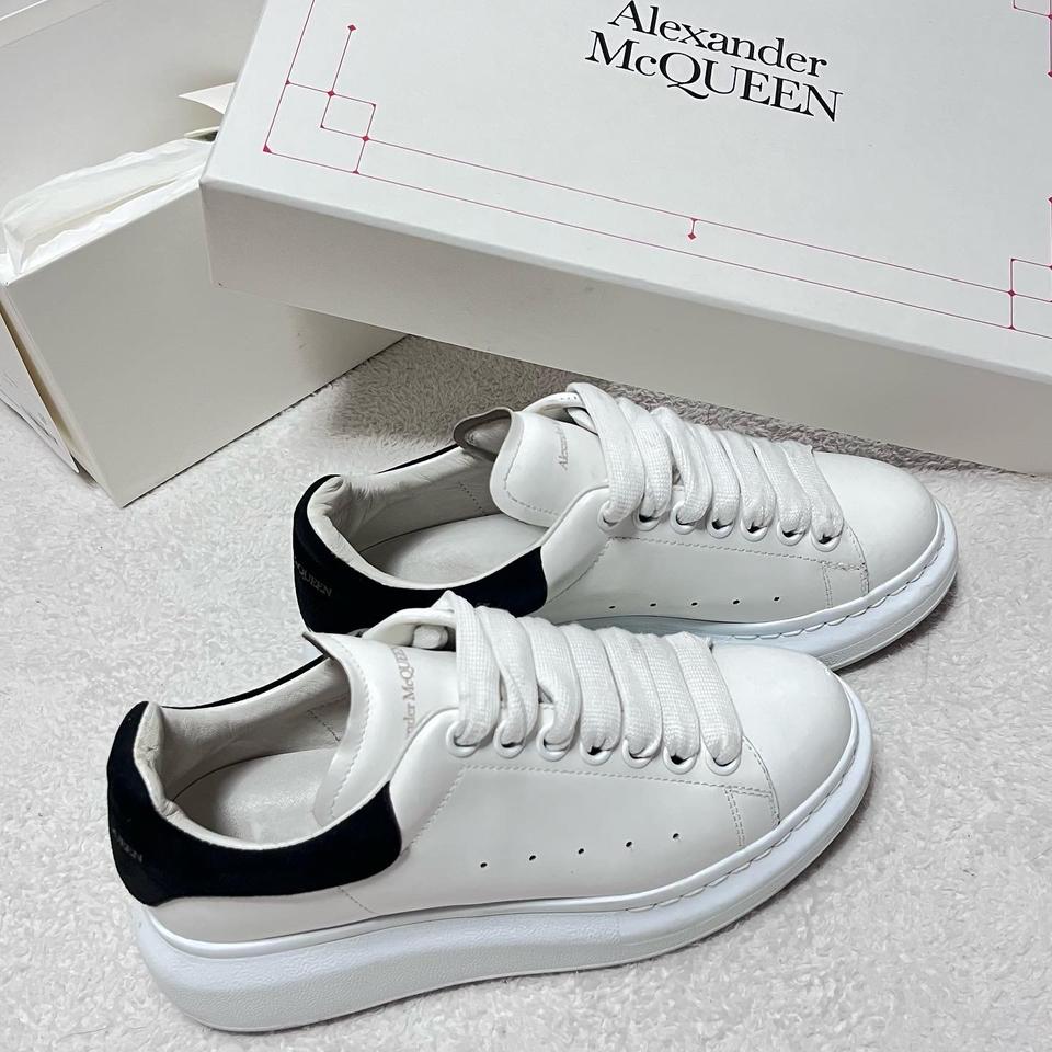 {새상품 급} 알렉산더 맥퀸 오버솔 스웨이드 스니커즈