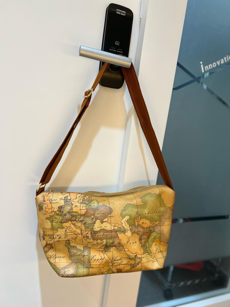 프라마크라쎄 빅토트백