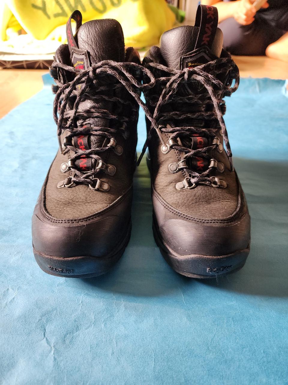 블랙야크 캠프라인 등산화 250