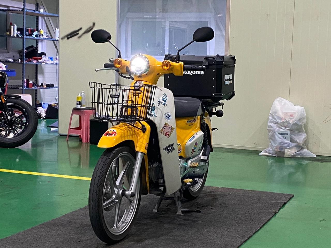 혼다 슈퍼커브110 2021년식 전자계기판차량 깔끔한옵션 신형모델 판매합니다.