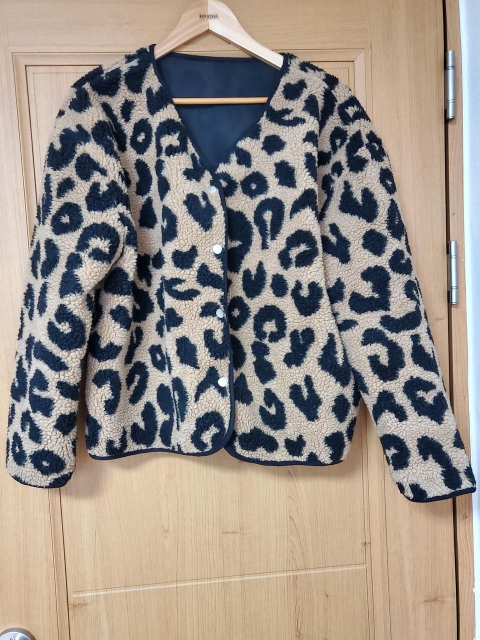 레오파드 호피 코트 새상품 모델착샷