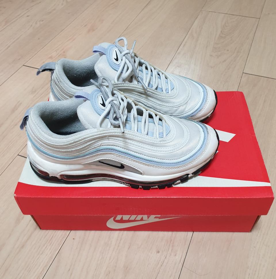 나이키 에어맥스97 에센셜 포톤 더스틴.사이즈235(정사이즈)