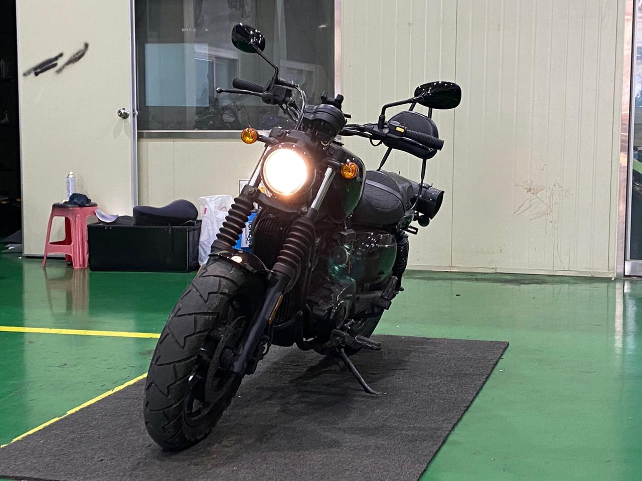 KR모터스 아퀼라125 2021년형 3400km 깔끔한상태 좋은금액에 판매합니다.