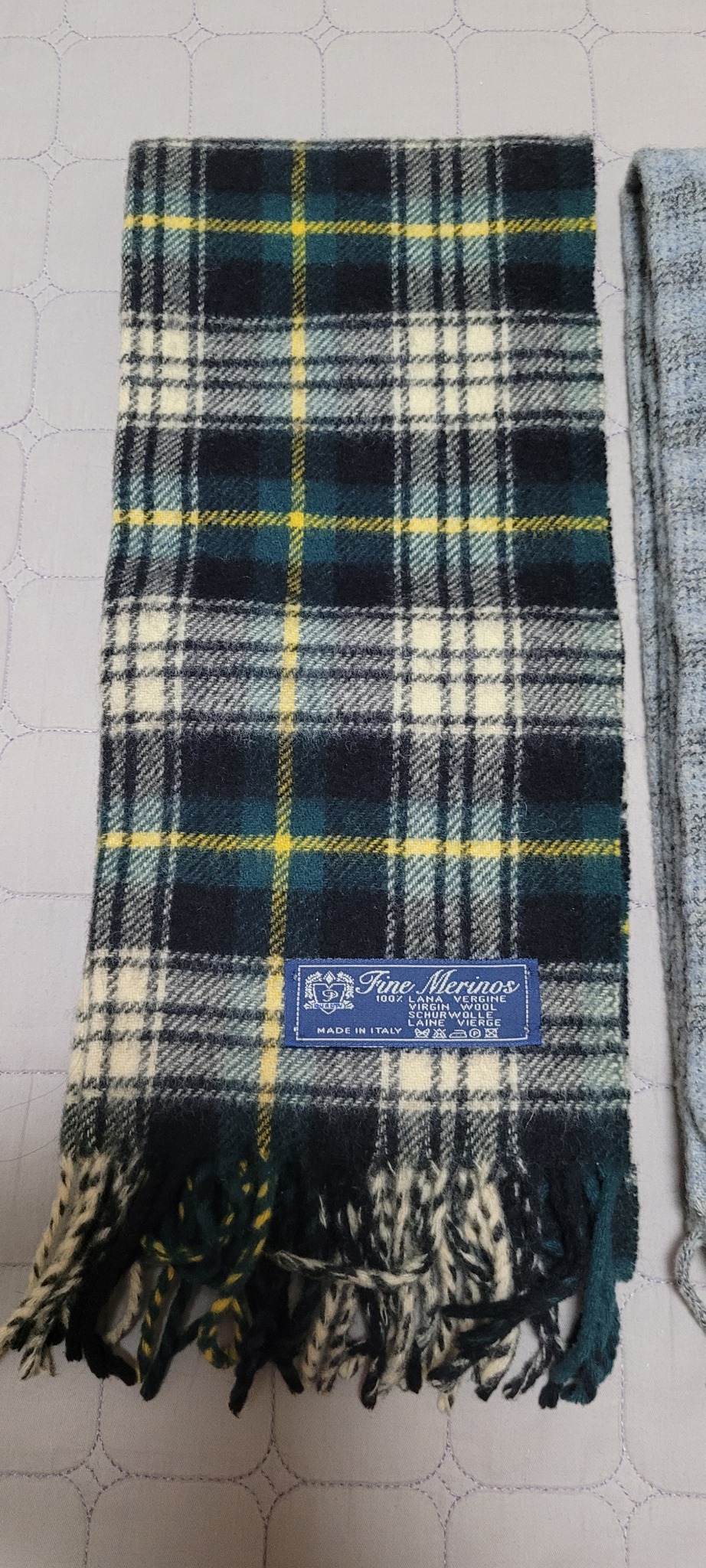 체크무늬 목도리 팝니다.