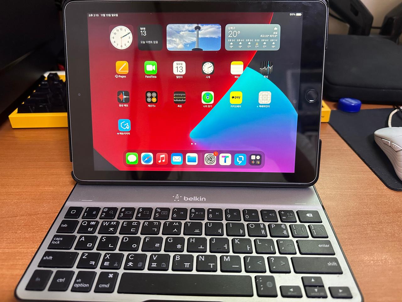 아이패드 6세대 wifi 32GB  + 벨킨  키보드 케이스