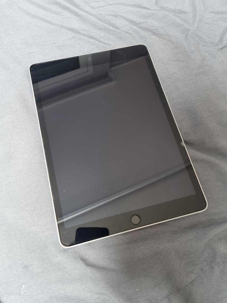 아이패드9세대 와이파이용 팝니다.