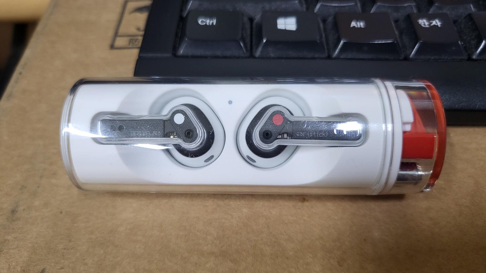 Nothing ear stick 블루트스이어폰 판매합니다