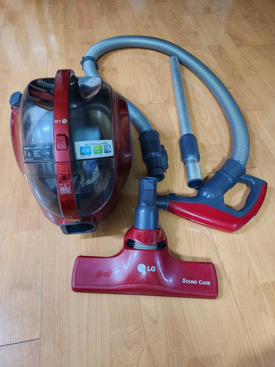 LG 싸이킹 물걸레 청소기 판매합니다.