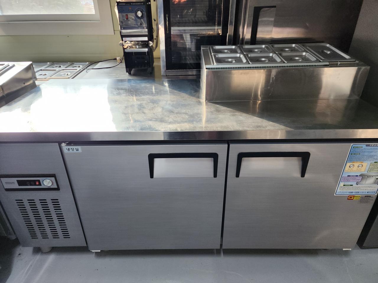 1800토핑 냉장고 2021년식 판매 합니다