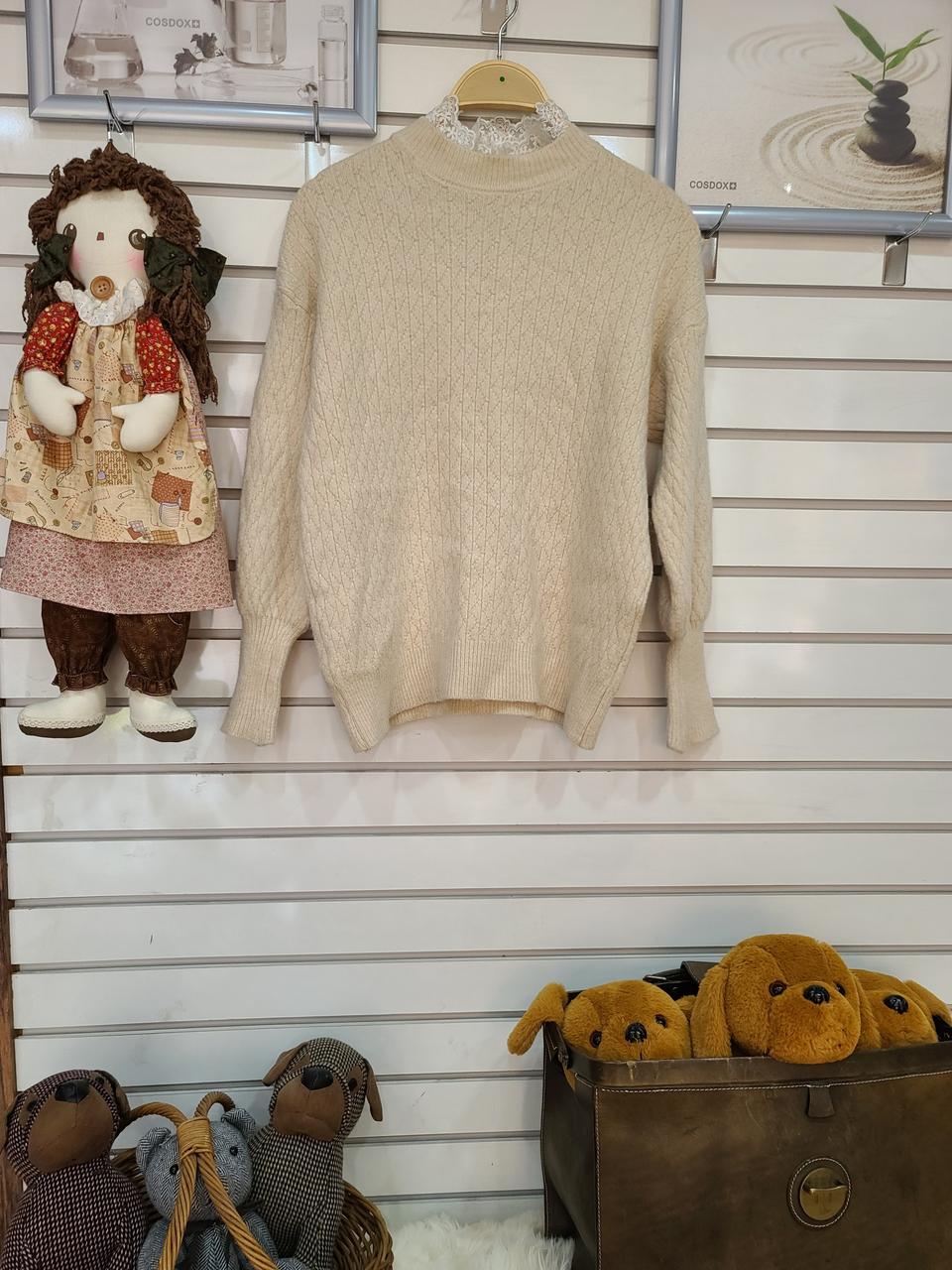 아이보리 목 포인트레이스니트