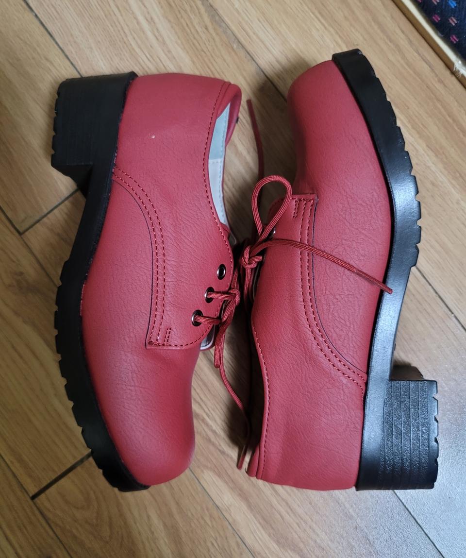 버건디레드워커힐(230,거의새것)