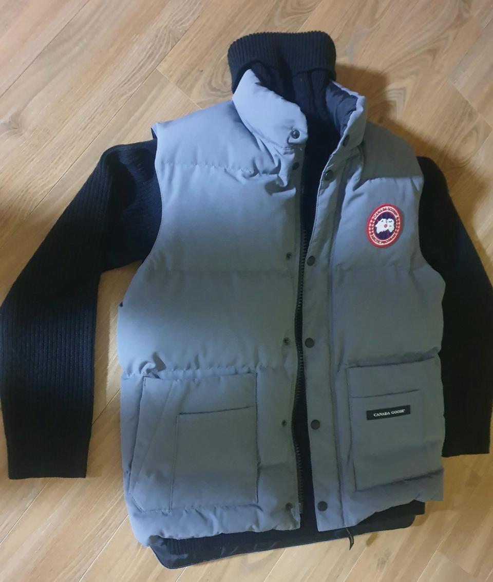 캐나다구스 패딩조끼
