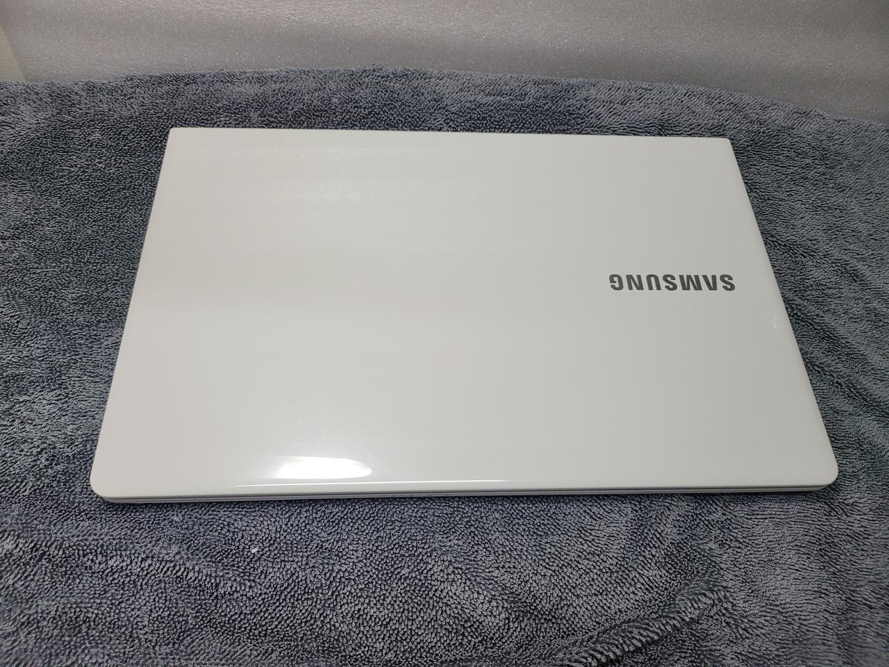 삼성 nt370r5e 램8g i5-3230 15인치 판매합니다.