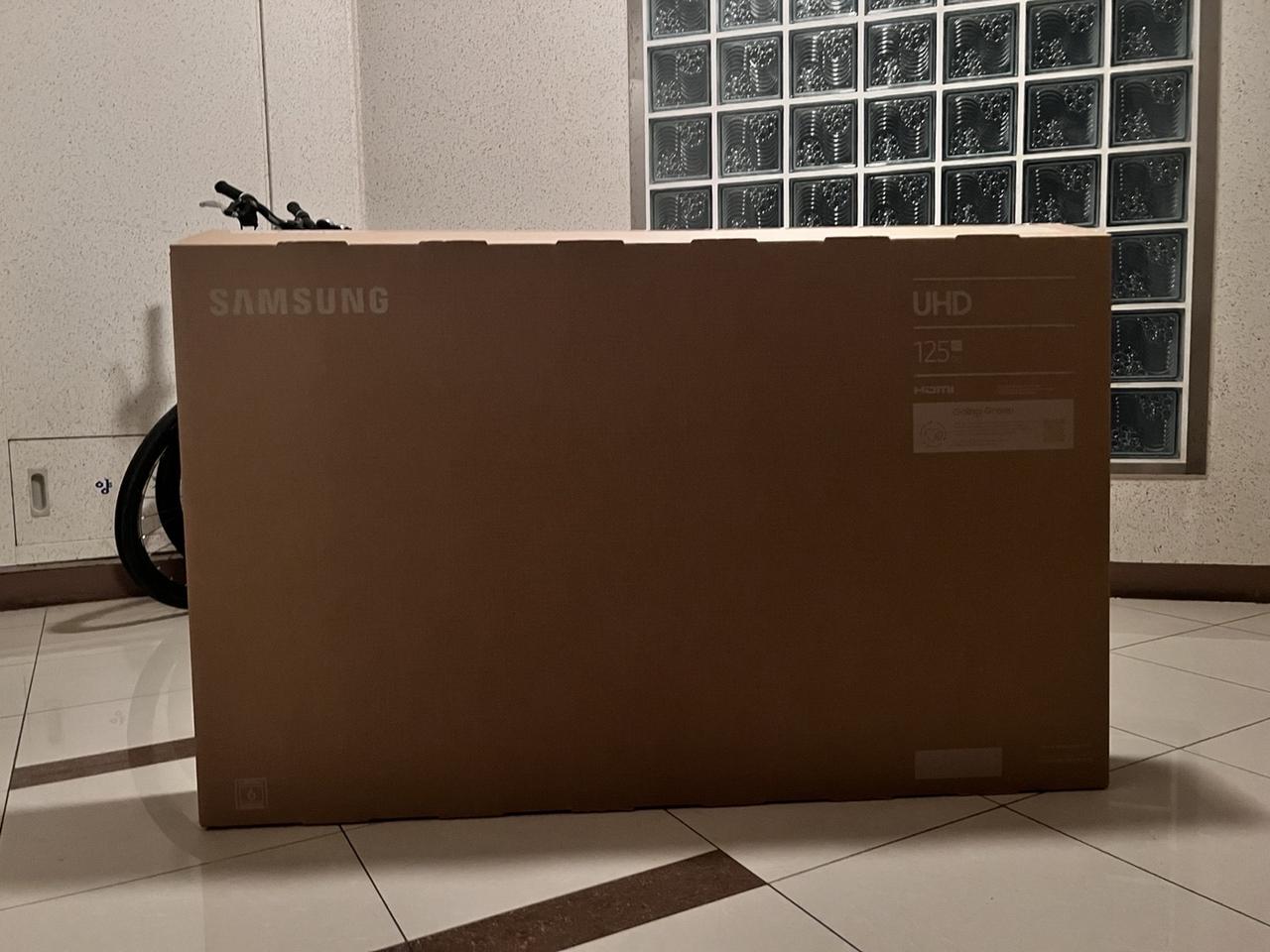 삼성 50인치 4K UHD 스마트 TV 팝니다 (미사용)
