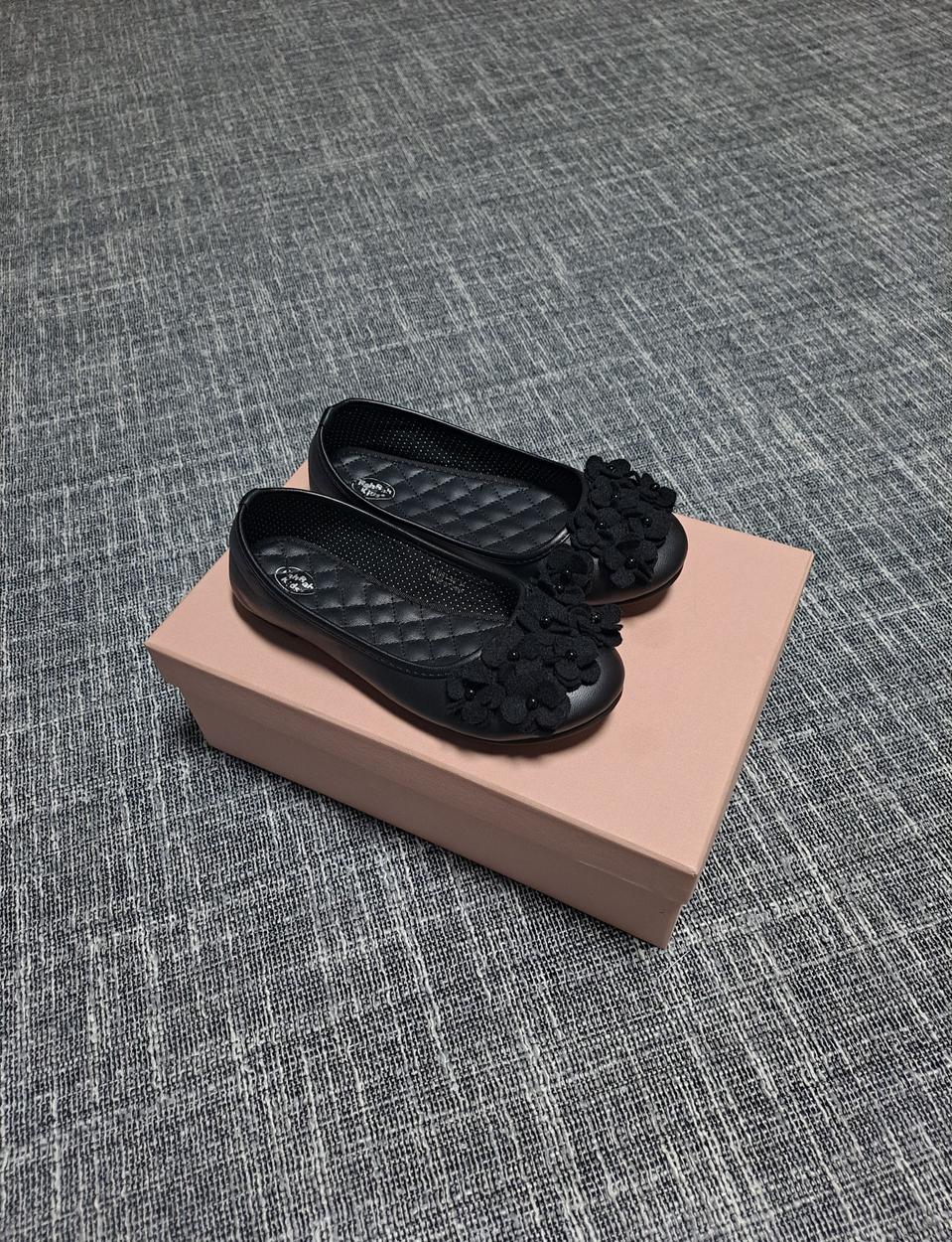 라라키즈 블랙 플라워 플랫슈즈 (새제품,200)