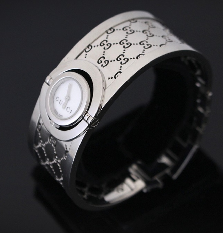 구찌 트월뱅글시계