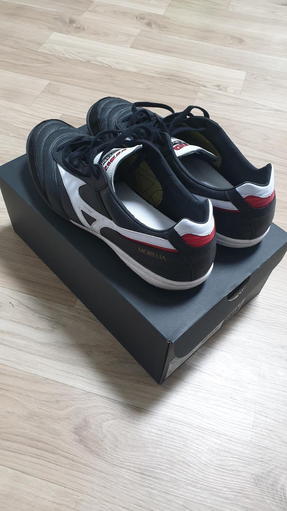 미즈노 모렐리아 살라 재팬 풋살화 275(가격내림)