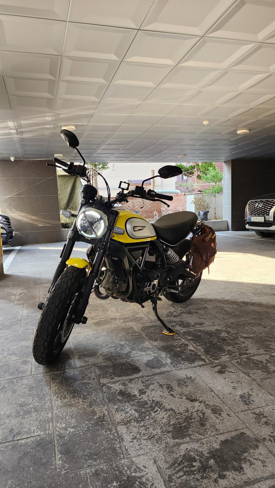 두카티 스크램블러 아이콘 오토바이