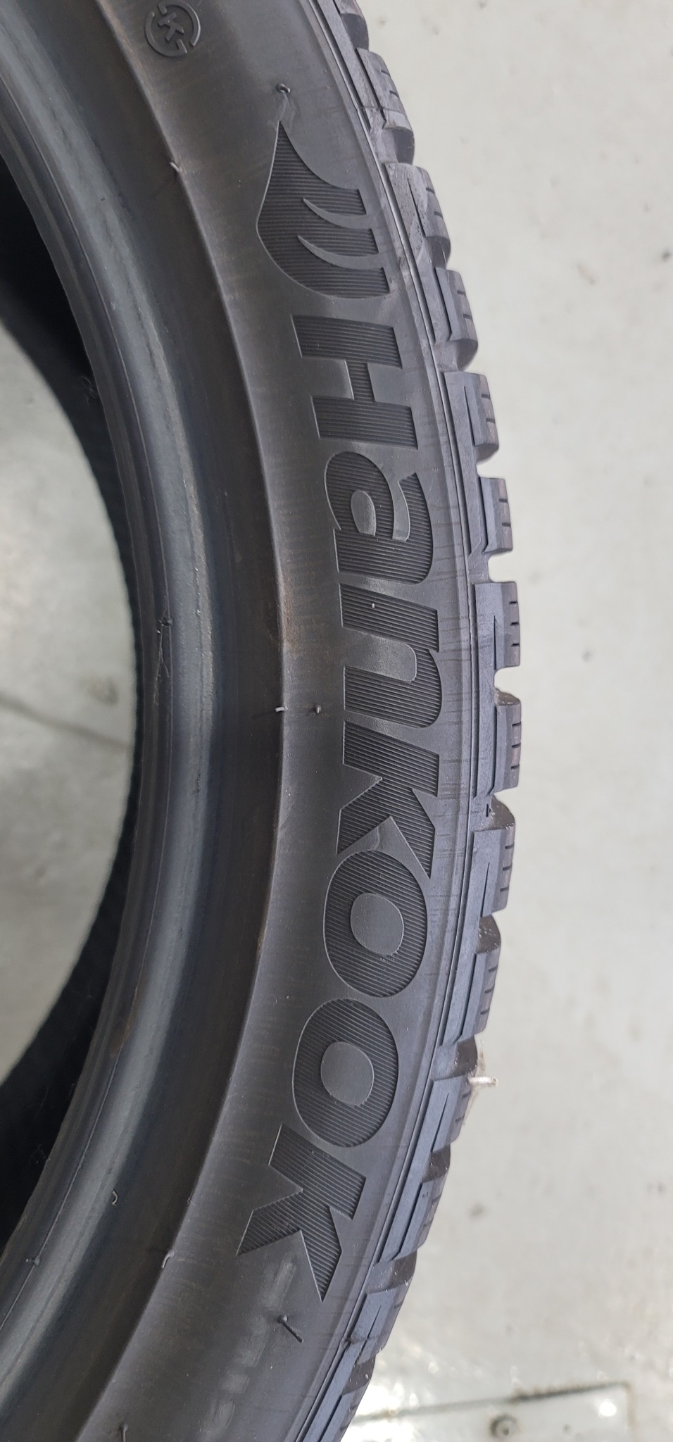 스노우타이어 20인치 중고 한대분 팝니다