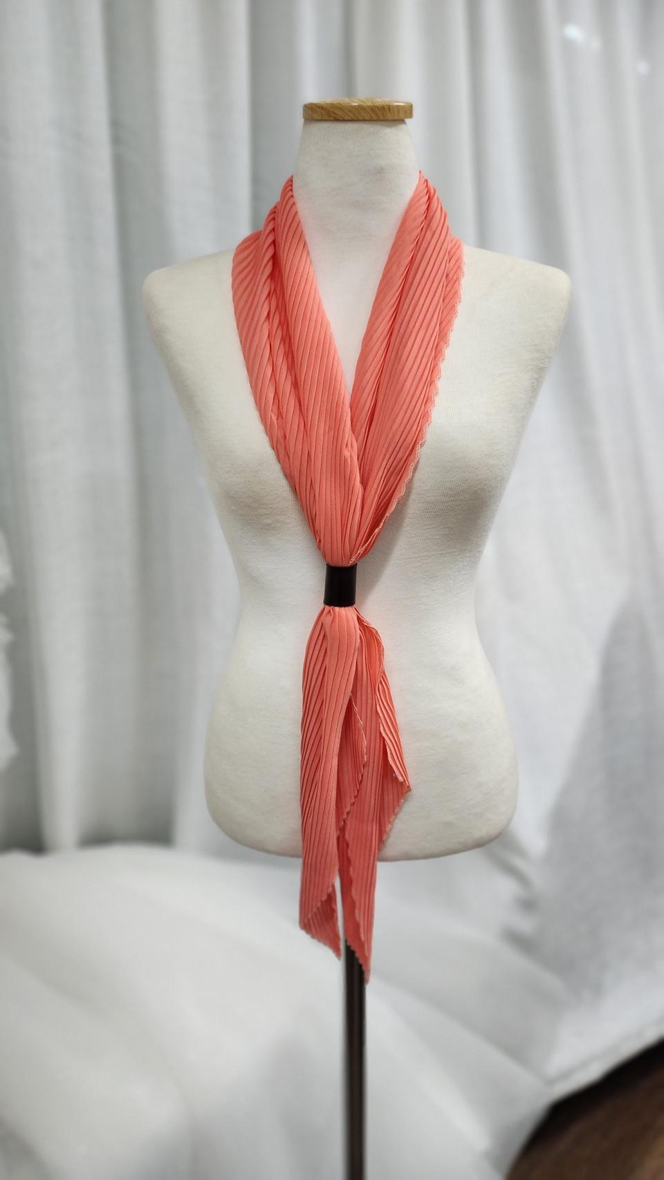 스카프 머플러 플리츠 주름 타이 목 가죽끈 장식 코디 다양한 컬러