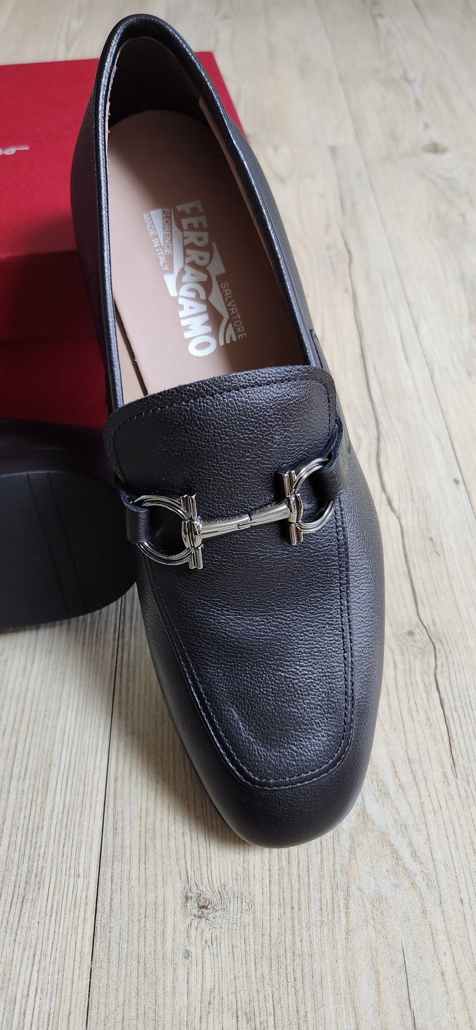 페라가모 로퍼 7사이즈 260(새상품)