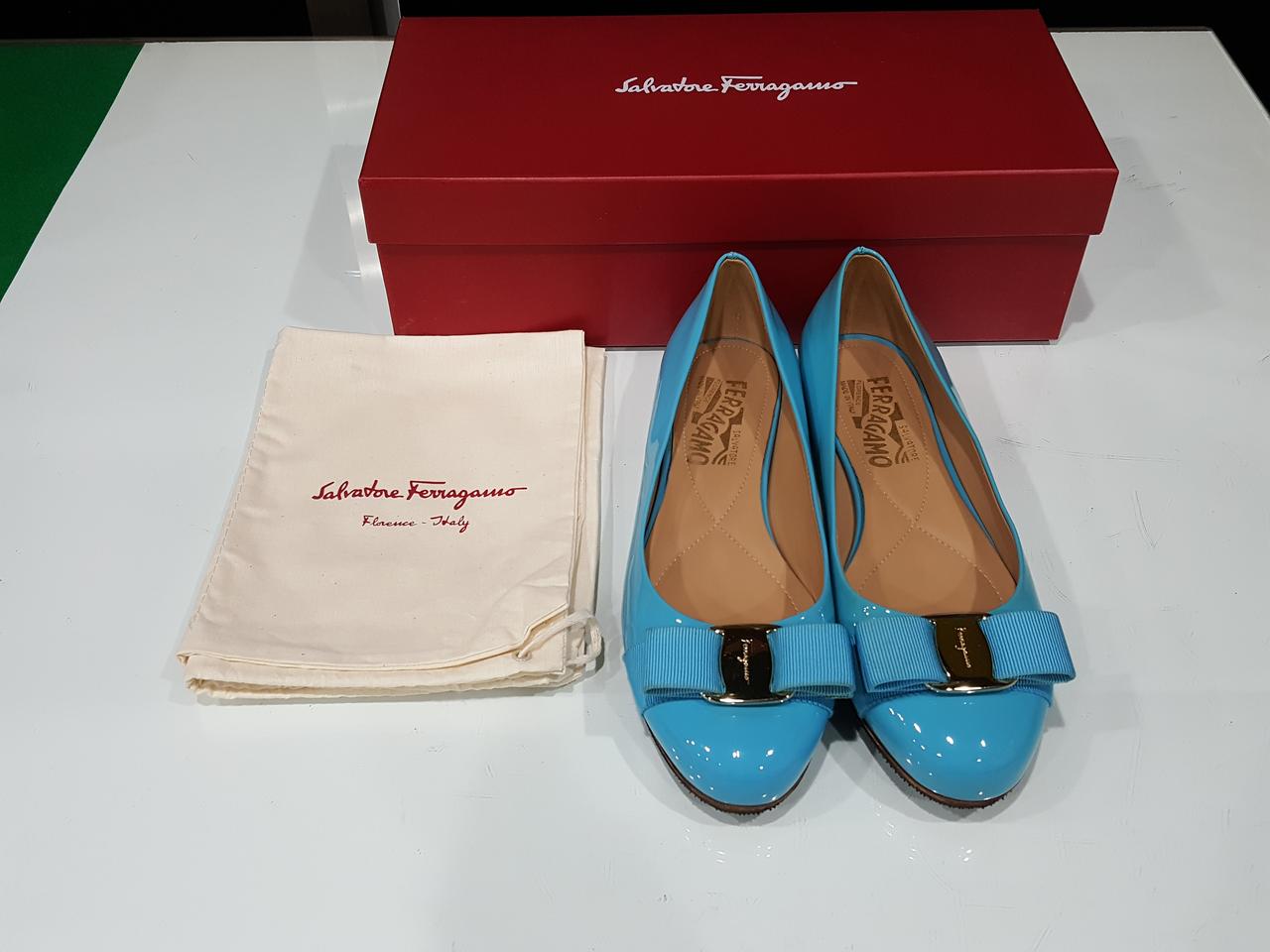 <정품> 페라가모 바리나 플랫(35) 5 2/1d(보통230)-상태깨끗