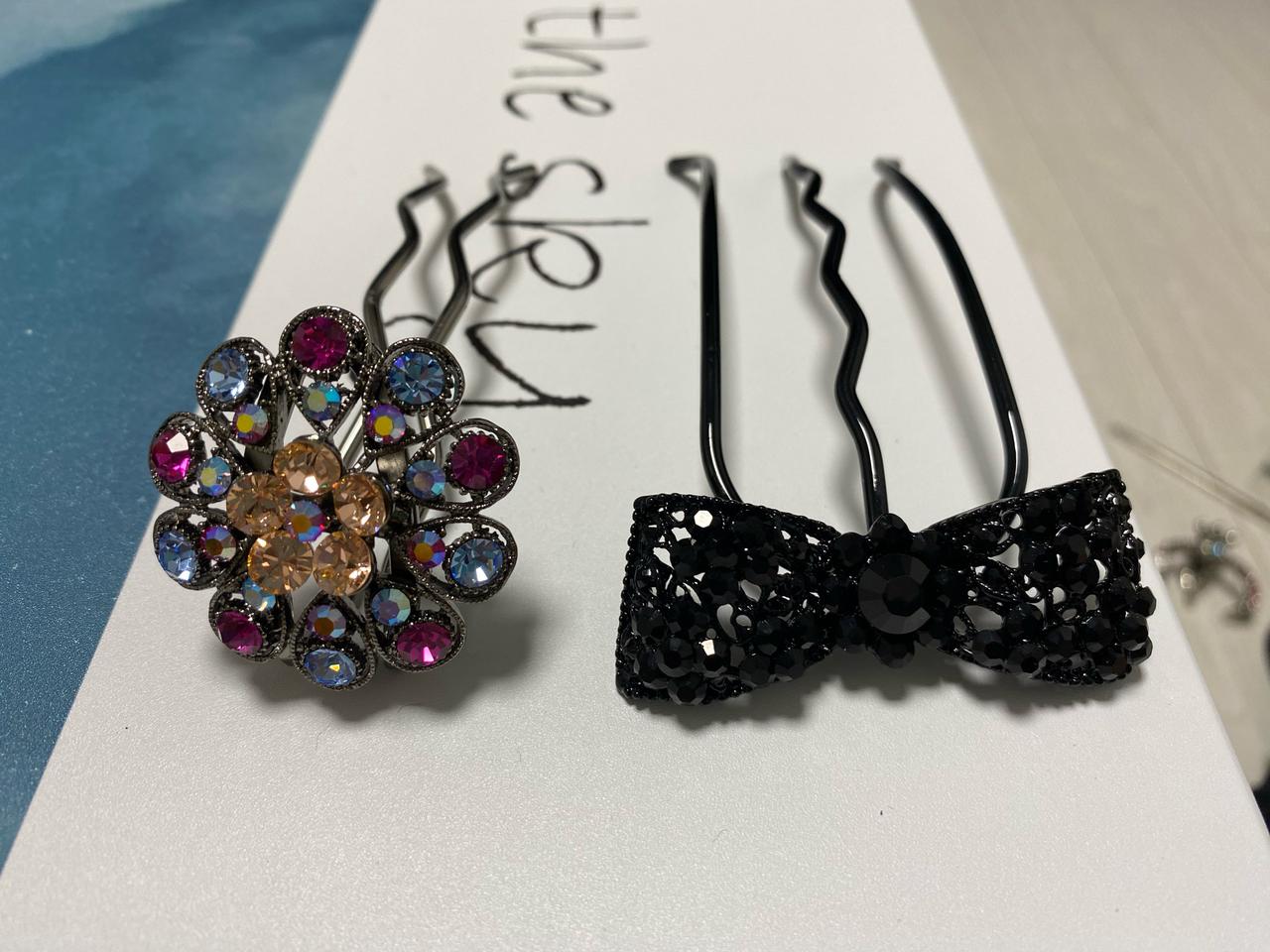 꽃과리본 스톤장식 빗핀