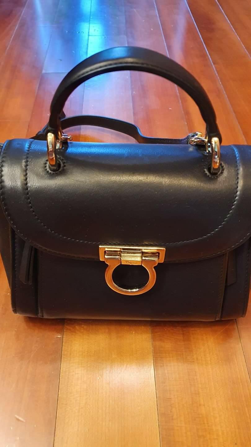 페라가모 미니크로스백