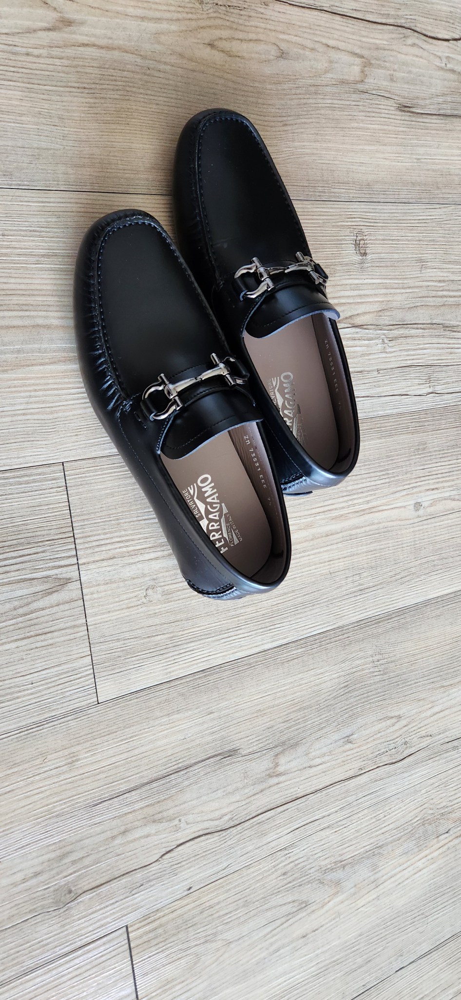 페라가모 남성로퍼(실착1회)260