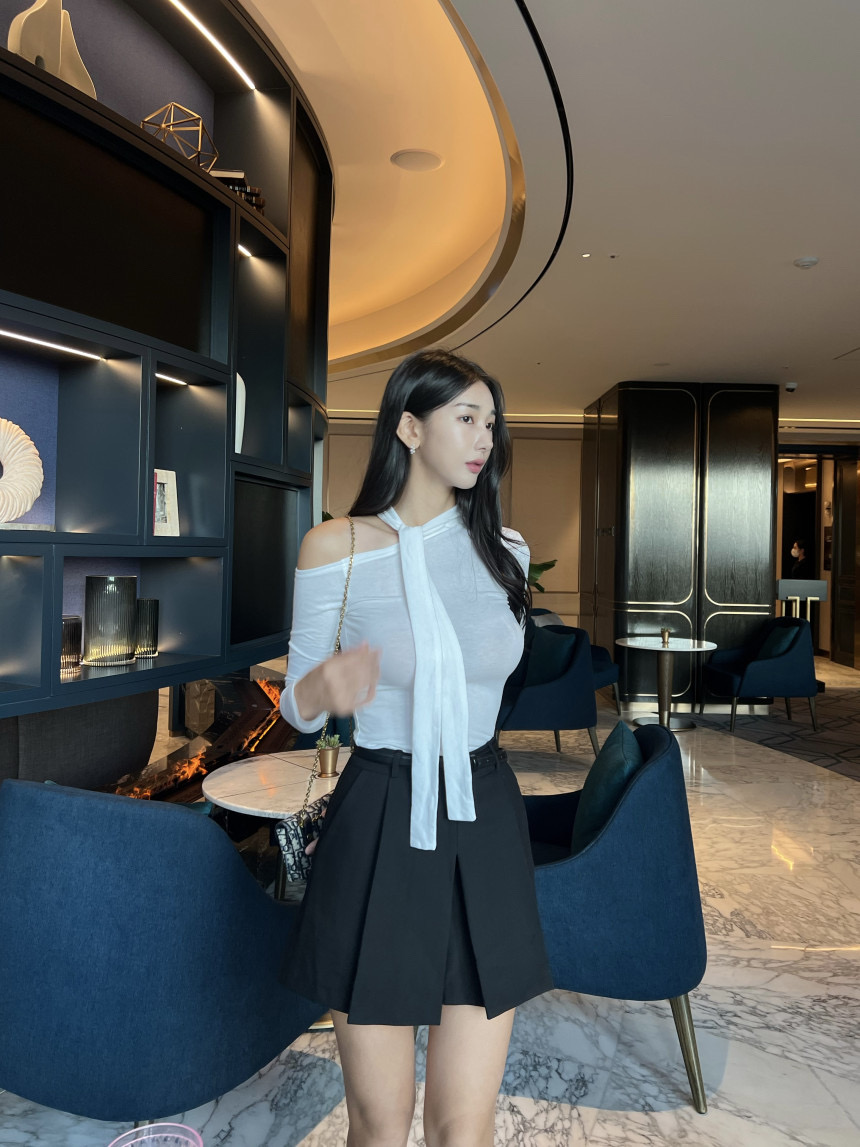 타이티셔츠 / 스카프티셔츠 / 반폴라티 / 초커티셔츠 / 쫀쫀티