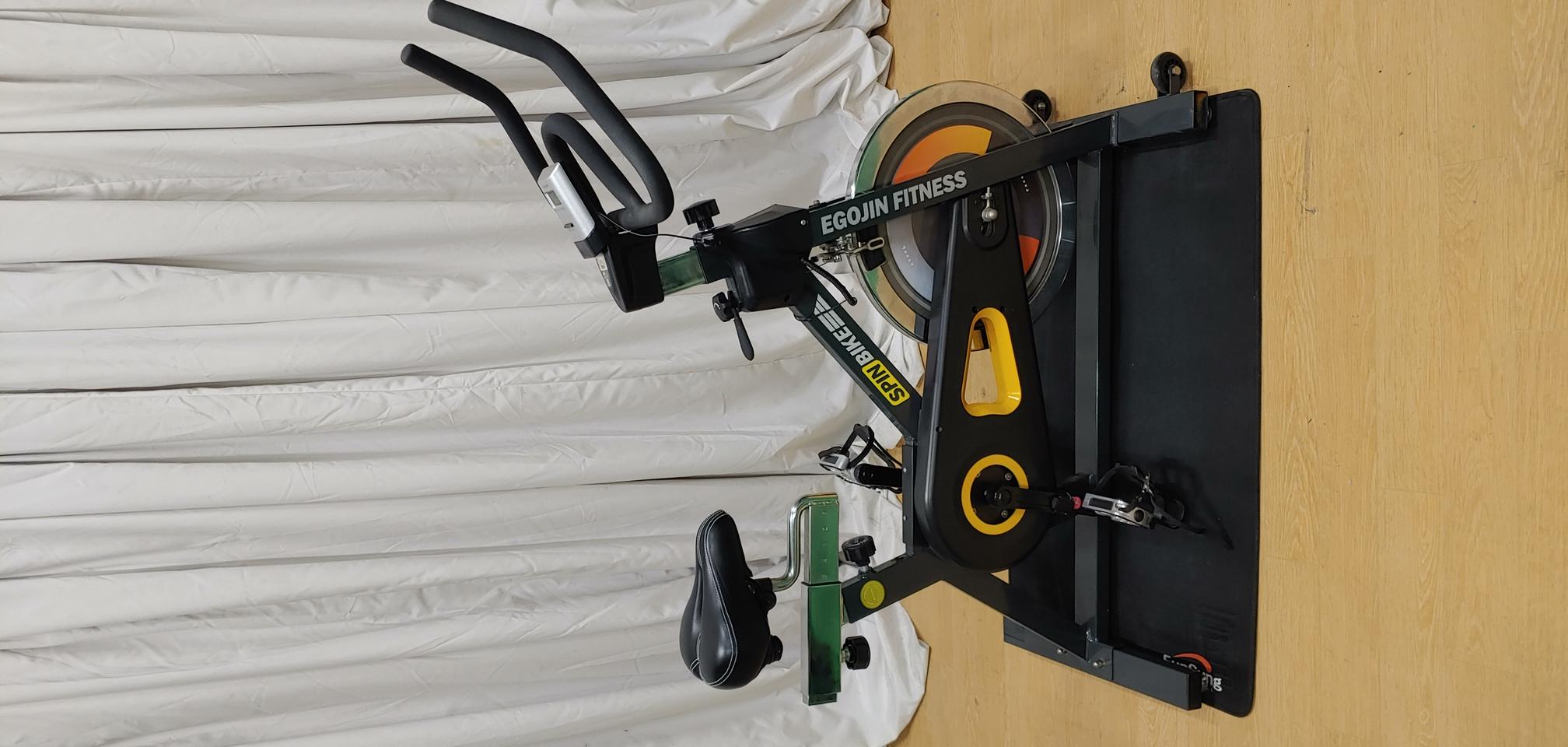 스핀바이크 이고진 스피닝자전거 실내자전거 배송가능