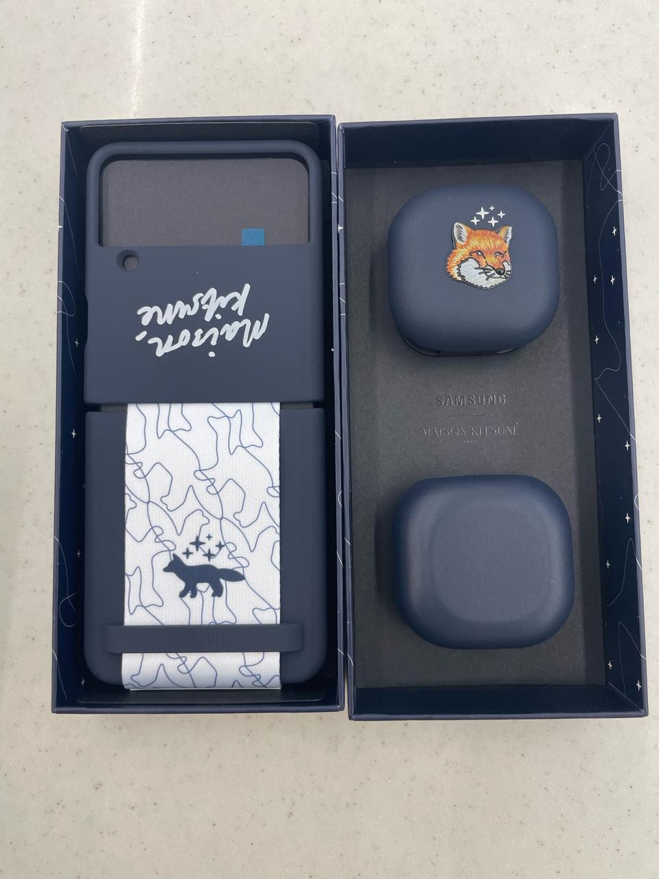 메종키츠네 플립4,버즈 케이스 팝니다