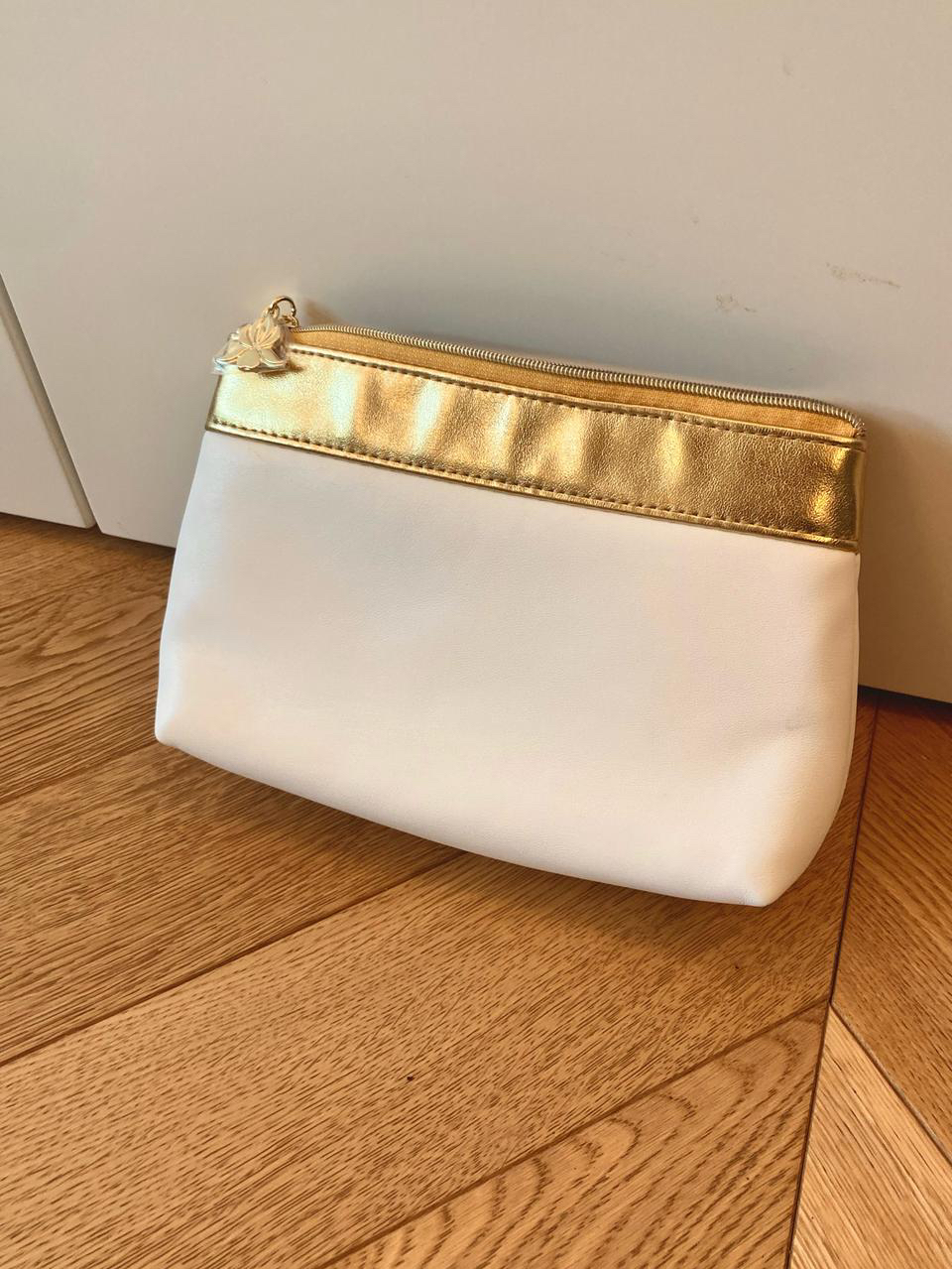 정품/ 시슬리 골드 로고 메이크업 파우치