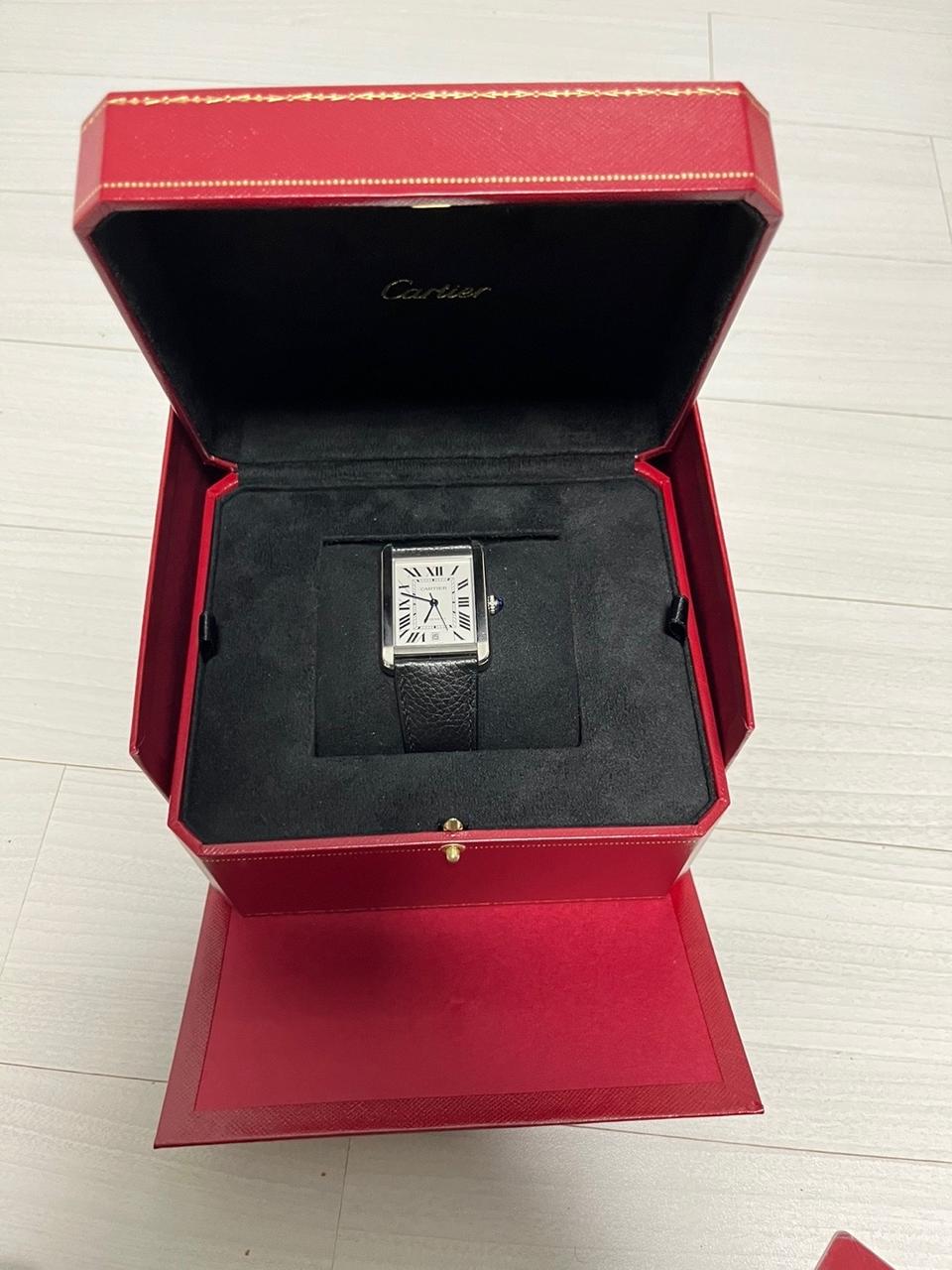 까르띠에 탱크 솔로 엑스 라지 XL 오토매틱 모델 판매합니