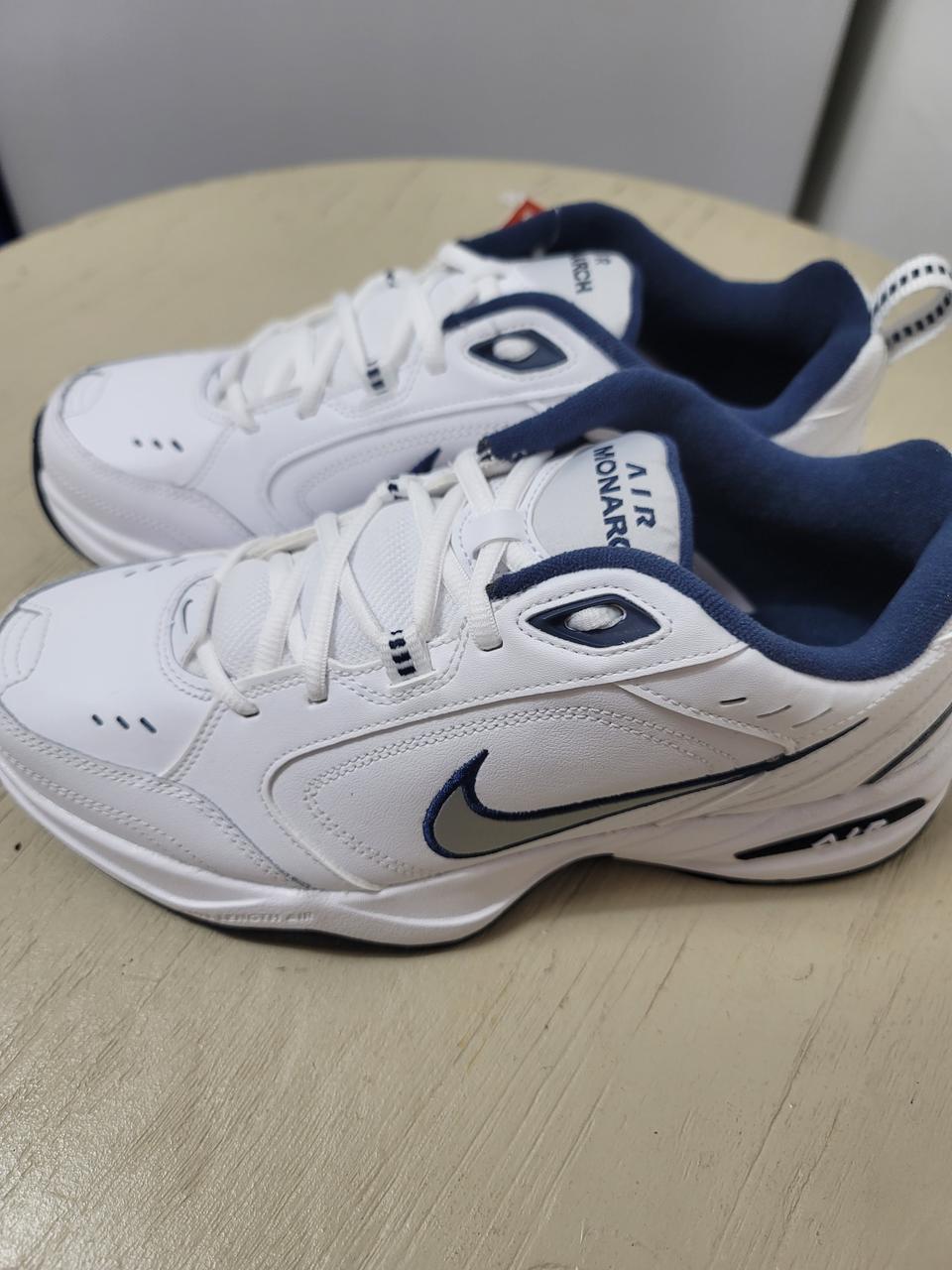 나이키 운동화 에어모나크4  260