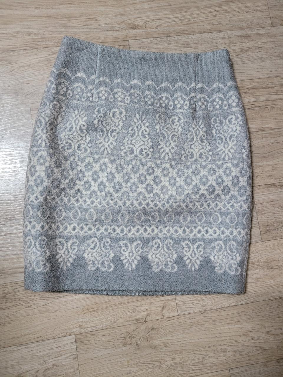 로엠 모직스커트