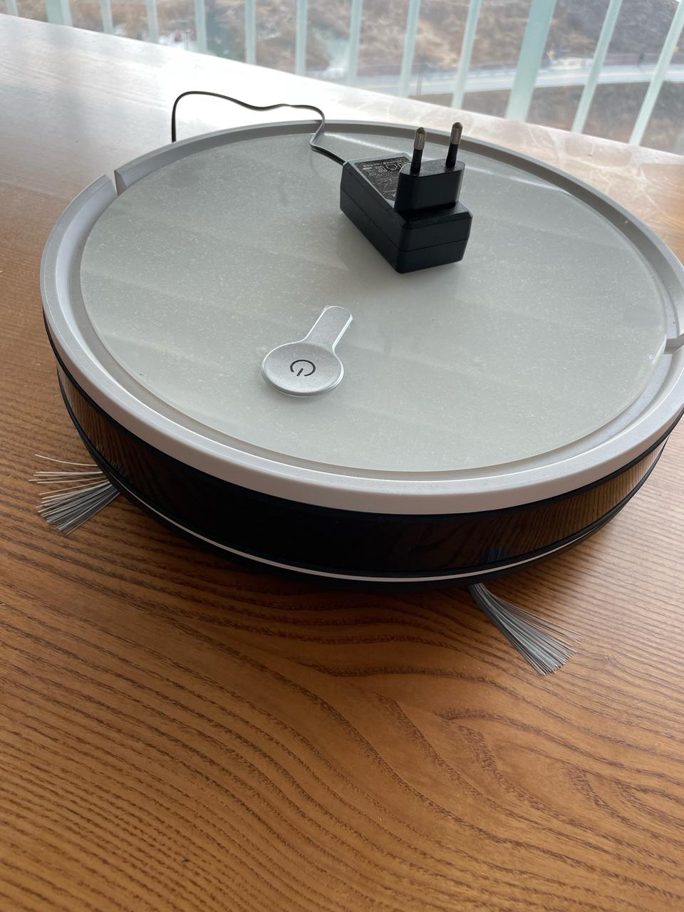 [거의새것] 걸레질 가능한 로봇청소기 팝니다